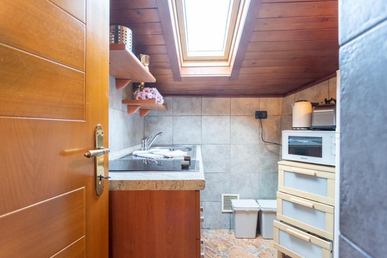 Blue Attic - Historical Como City Center By Rent All Como Exterior photo