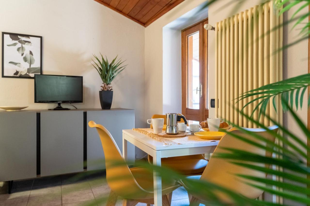 Blue Attic - Historical Como City Center By Rent All Como Exterior photo