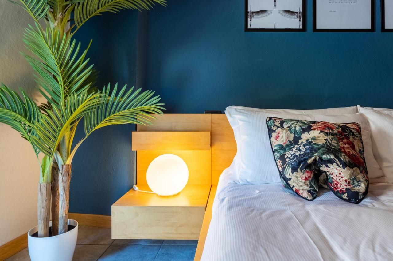 Blue Attic - Historical Como City Center By Rent All Como Exterior photo
